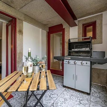 Private Garden In City Center Apartment
