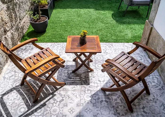 Private Garden In Center شقة