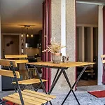 Apartament Private Garden In Center