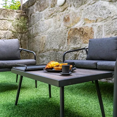 Private Garden In Center Apartament Porto