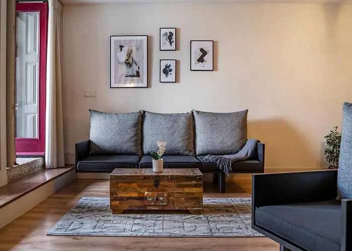 Private Garden In Center *