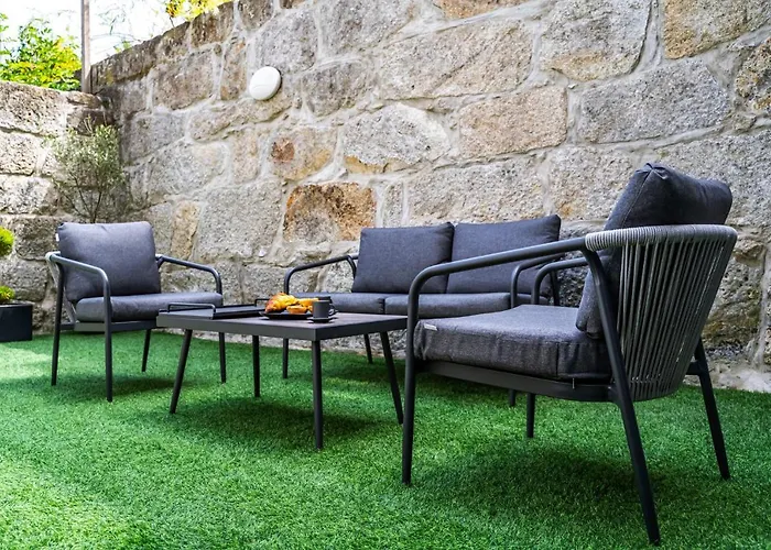 Private Garden In Center *