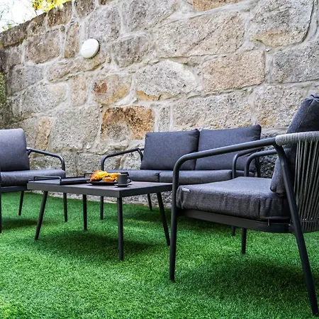 Private Garden In Center *